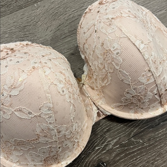 Victoria's Secret Lace Bra in Cream and Gold - Picture 4 of 4